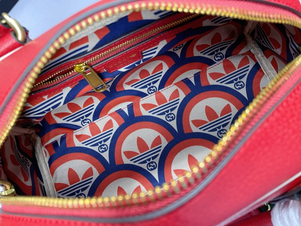 激安グッチバッグコピー着用イメージ